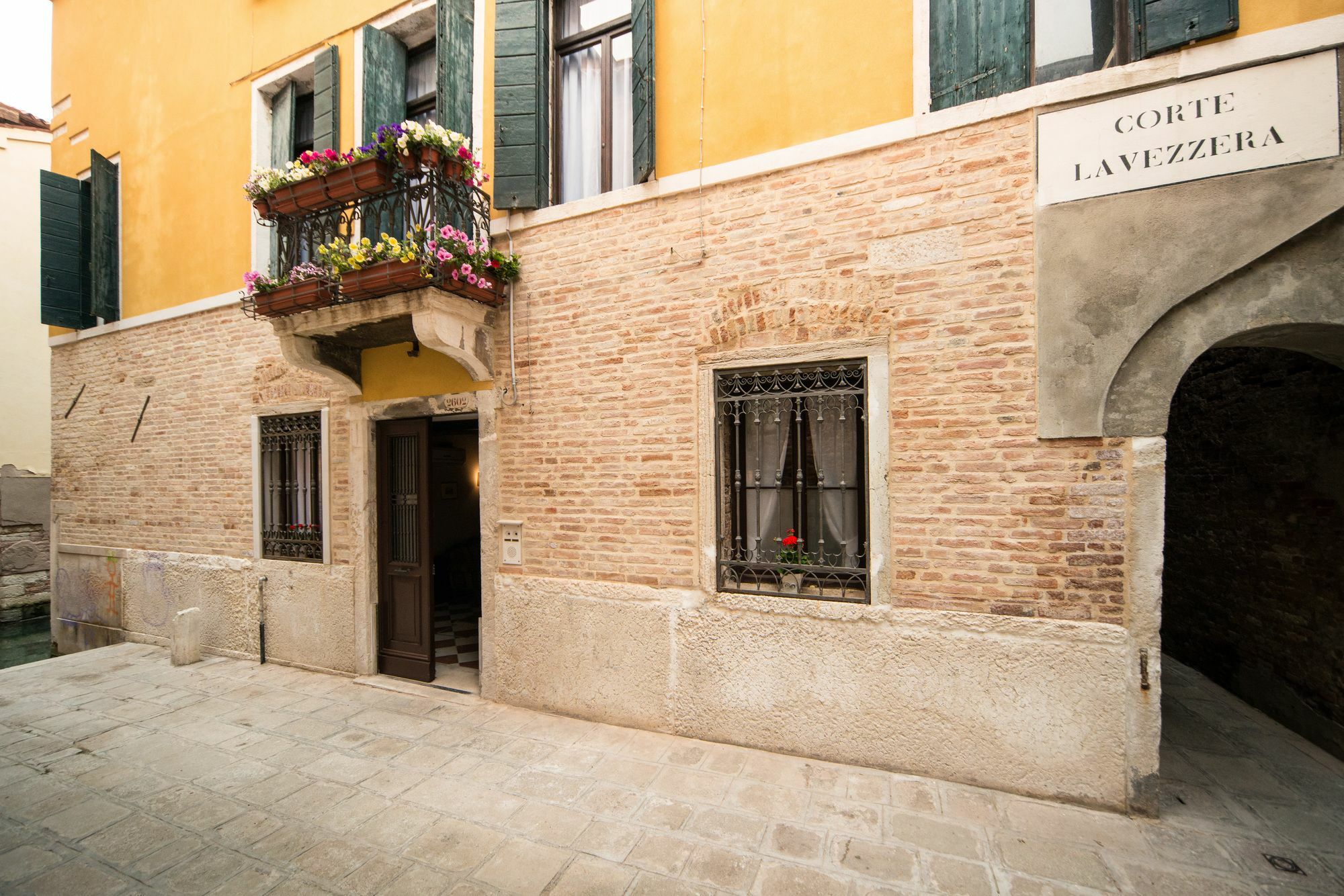 Ca' Lavezzera Affittacamere Venezia