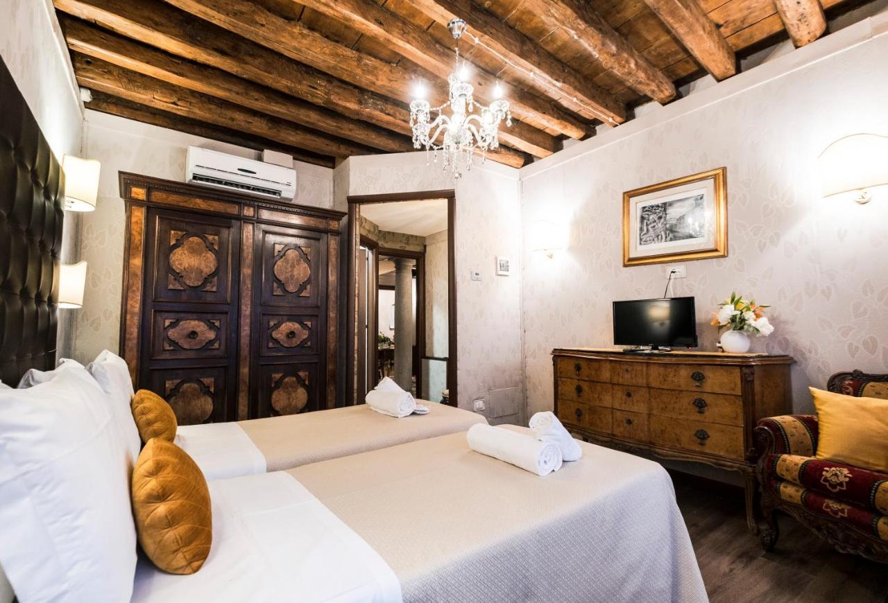 Ca' Lavezzera Affittacamere Venezia